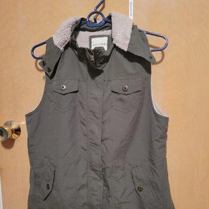 Sonoma Green Vest with Hood with Sherpa Inside- Size- Medium